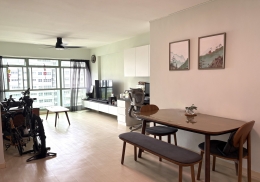 2nd Owner! Beautifully maintained! Corner! High floor! No Extension!